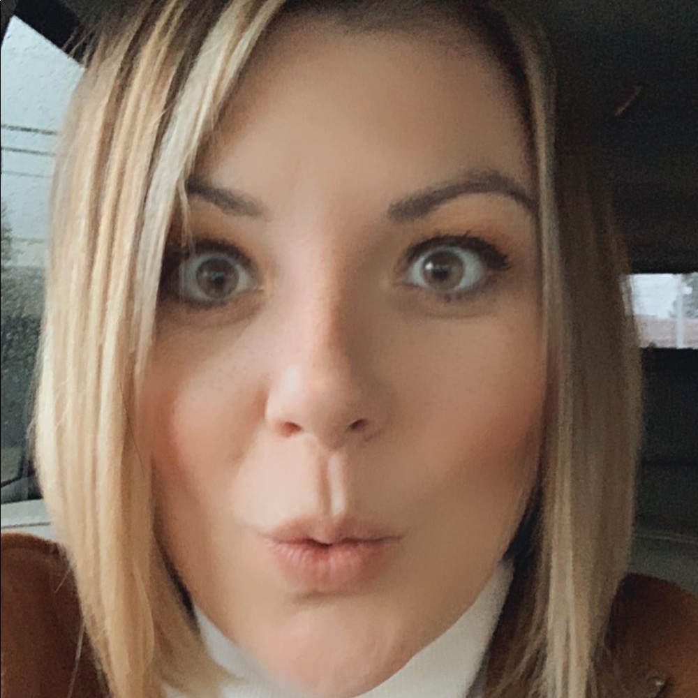 Meet your Posher, Jenn